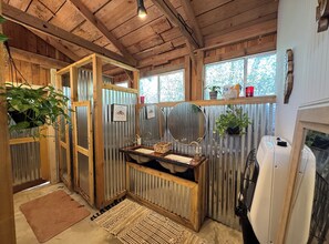 Bathroom - Glamping in Stunning Woods w/Hot Tub and Sauna! - Green Tent (Smithville)