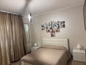 Room - Vacation home Civitavecchia Port 80 meters from the port of Civitavecchia (Civitavecchia)