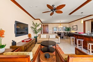 TV, offices - Hale Alani Resort-style Stay (Kapolei)