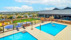 Pool - Charming 2-bed, 2-bath Indawo retreat in Waterfall (Midrand)