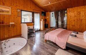 4 bedrooms, iron/ironing board, travel cot, free WiFi - Awesome home in Karlovac (Karlovac)