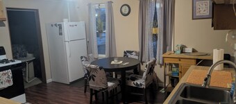 2-bedroom apartment in pleasant Blasdell with AC for relaxing stays.