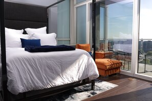 1 dormitorio, tabla de planchar con plancha, wifi y ropa de cama