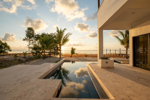 Pool facing ocean