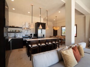 Interior - Casa Sur – Oceanfront Villa (Placencia)