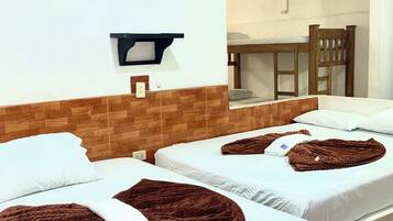 Family Quadruple Room | Free WiFi, bed sheets