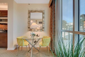 Dining - Sin City Suite @ MGM Signature (Las Vegas)