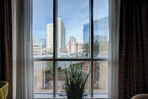 Interior - Sin City Suite @ MGM Signature (Las Vegas)