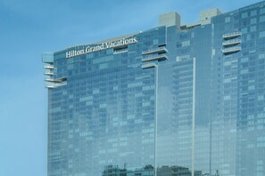 Exterior - Sin City Suite @ MGM Signature (Las Vegas)