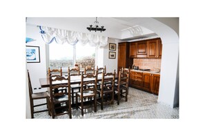 Dining - Villa la Prua: A Terrace by the Sea with Pool and Historic Charm (Casamicciola Terme)