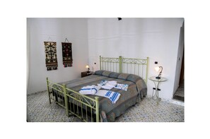 Room - Villa la Prua: A Terrace by the Sea with Pool and Historic Charm (Casamicciola Terme)