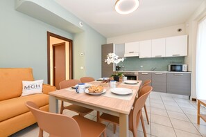 Dining - My Peschiera Holiday Apartment- Quadrivium 4 (Castelnuovo del Garda)