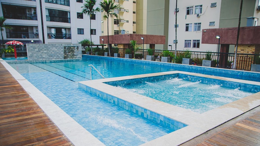 Apartamento c Varanda Ar Piscina Sauna e Hidro