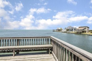 Property grounds - Waterfront Escape w/ Prime Fishing + Unmatched Sunsets (Galveston)