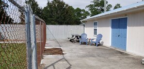Terrace/patio -  Cozy 2 bedroom home for hunting or fishing in Hyde County, North Carolina (Engelhard)