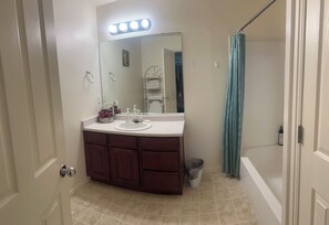 Bathroom - Entire house 7 bedrooms and 3 bath (South Salt Lake)