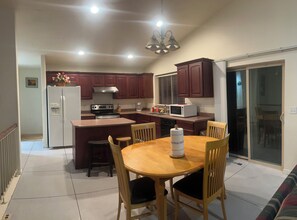 Dining - Entire house 7 bedrooms and 3 bath (South Salt Lake)