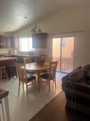 Interior - Entire house 7 bedrooms and 3 bath (South Salt Lake)