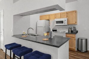Apartment, 2 Bedrooms, Non Smoking, Kitchen | Private kitchen - Kota - Enugula Estates (Scottsdale)