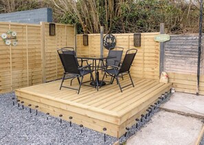 Outdoor dining - Perfect Booking | 4 Bed Home with Garden Dining (Rhondda Cynon Taf)