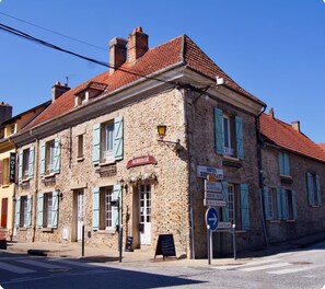 Exterior - L'Harmony (Saint-Arnoult-en-Yvelines)