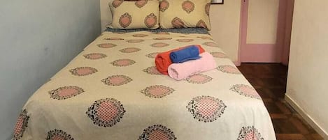 1 chambre, fer et planche Ă repasser, accĂšs Internet, draps fournis