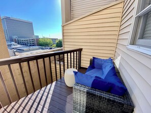 Property grounds - 2 Bedrooom Condo on Main Street. Downtown, Newly Renovated, & Chic (Greenville)