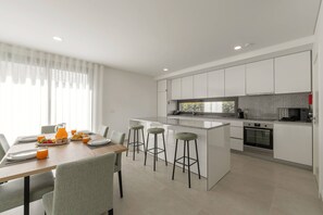Dining - Villa Diana - Private Pool Oasis (Alcobaça)