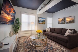 Apartment, 2 Bedrooms, Non Smoking, Kitchen | Living area - Travis by Stylish Stays (San Antonio)