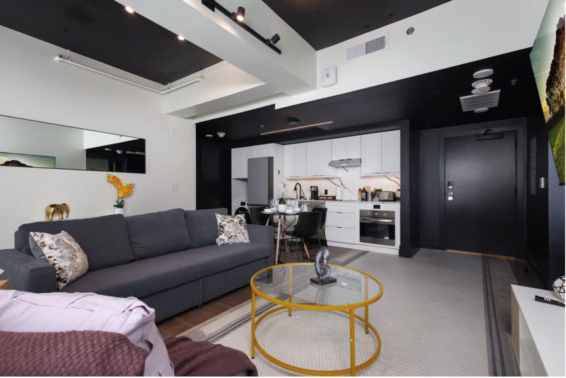 Apartment, 2 Bedrooms, Non Smoking, Refrigerator | Living area