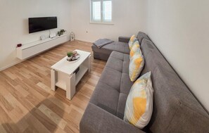 Smart TV - Amazing home in Zrnovo with WiFi (Zrnovo)
