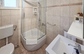 Douche, sèche-cheveux