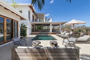 Terrace/patio - Luxury Haven: 3BDR Ocean View Villa In Nosara (Provincia de Guanacaste)