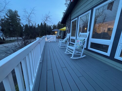 Lakeview Lakeside Retreat • 4BR • Huge Deck • Dog-Friendly • ADA Accessible