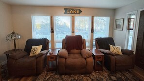 Living area - Lakeview Lakeside Retreat • 4BR • Huge Deck • Dog-Friendly • ADA Accessible (Lakeside)