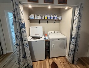 Interior - Lakeview Lakeside Retreat • 4BR • Huge Deck • Dog-Friendly • ADA Accessible (Lakeside)