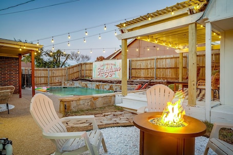 Pool. Bachelorette Pool House FW