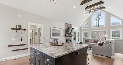 Private Ranch Escape • Hot Tub • Game Room • Grill