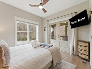 3 habitaciones, tabla de planchar con plancha, cuna de viaje y wifi 