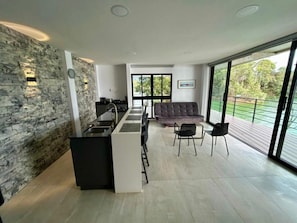 Interior - Guatape Apartmnetwith jacuzzi and stunning lake and piedra view (Guatapé)