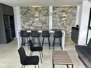 Interior - Guatape Apartmnetwith jacuzzi and stunning lake and piedra view (Guatapé)