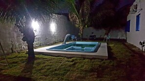 Bain à remous extérieur