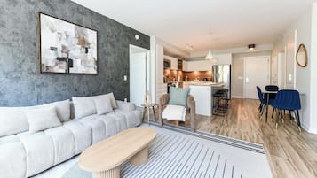 Apartment, 2 Bedrooms, Non Smoking, Kitchen | Living area