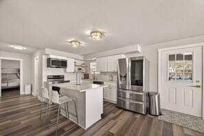 Private kitchen - The Happy Beach House (San Leon)