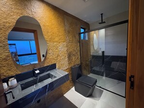 Bathroom - Vrbo Property (Campos do Jordão)