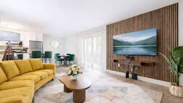 Apartment, 2 Bedrooms, Non Smoking, Kitchen | Living area