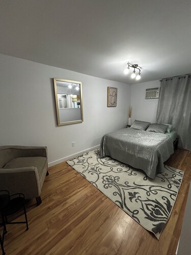 Charming, cozy studio 7 minutes from Ottawa