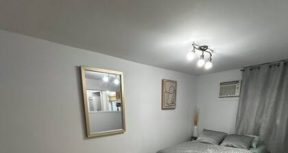 Charming, cozy studio 7 minutes from Ottawa