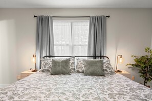 Room - Charming home in Columbus. Great for Families! 15 Mins to Ft Moore/Historic Ctr. (Columbus)