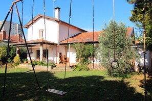 Children’s area - Furnished house to rent july and august - near Lyon (Bron)